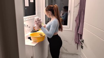 I Di Leo's Italian Mistress Seduces in Raunchy Creampie Delight