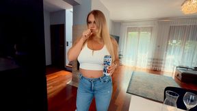 How Girls Burp in a Bar MOV