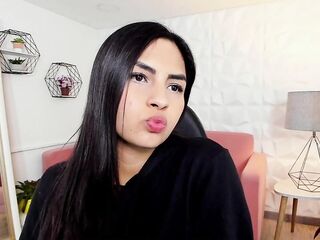 Jiggly Ass Bounce Party – big beautiful woman Livecam’s Natural Lure