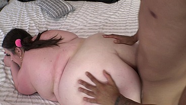 Chubby BBC Slut Ashley Garland Seduces a Black Stud JM1267