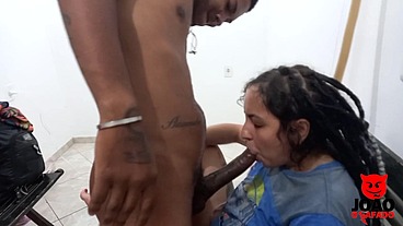 Mandy May Fudendo com dois ao mesmo tempo sem camisinha