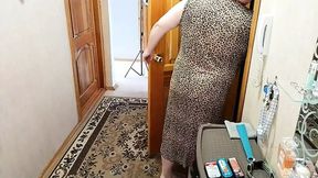 Mom's wrong number gets wrong treatment: friend delivers package to stepmom's eager holes