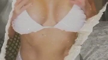 RevealMe.com - Bee_HoneyX