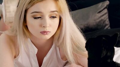 Sabrina the Teenage Witch is 18 and Ready for Harvey's Cock S14:E2