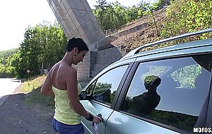 Gabrielle Gucci gives roadside bj