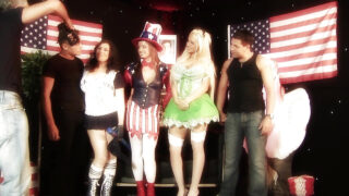 Дафна Розен, Эми Андерссен және Денис К. терең тамақпен, лас сөздермен және аузында лас шәуетпен қарқынды гангбенг фунттарымен