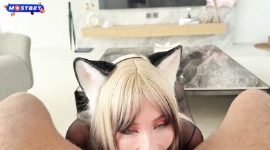 Naughty Neko gets pounded in stockings and heels hard hitting every hole