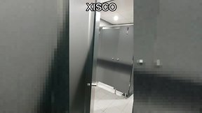 Xisco in the gyms showers