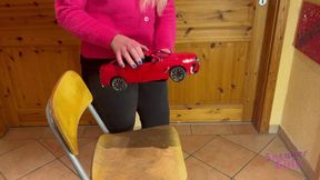 Sneaker-Girl Akira - Toy Car Butt & Shoe Crush