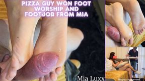 Mia Luxx - Pizza Guy Won Foot Worship and Footjob From Mia - FOOT WORSHIP - FOOTJOB - SOLEJOB - TOEJOB - SMELLY FEET - SWEATY FEET - SNEAKERS - CUCKOLD - CUMSHOT - SOCKS - 720p