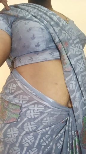 very pudicha tamil aunty