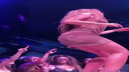 Shaks LIve Performance