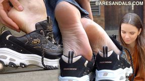 Severine's feet in and out of her sneakers - Video update 12173 HD