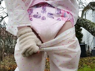 Outdoors Diaper Wetting with Transparent Rain Wear