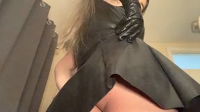 LATEX UPSKIRT WORSHIP