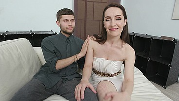 Wife Di Devi Is Blacked Next to Her Passive Cuck DTW7218