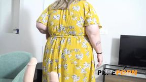 She&#039;s enormous! BBW casting to one of our biggest babes ever