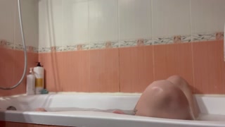 Wash my body in bath ( more vids onlyfans gunjelika.of)