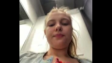 Public orgasm with jucielussie in the fitting room