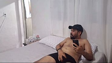 Padrasto ati&ccedil_a a enteada, e ele enche a cara dela de porra, ela adora porra na cara