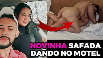 Novinha casada gostosa cavalgando no motel em Maring&aacute_