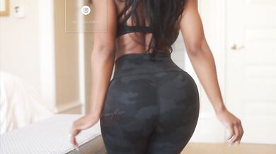 Athleisure Brain Bleach fitting that perfect ebony babe stretch