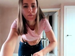 Amateur Webcam Teen Flashes Masturbates