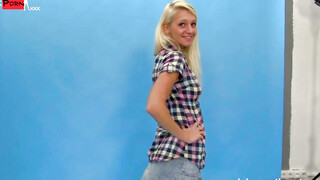 Saras Steamy Seduction A Blazing Hot Casting Shoot