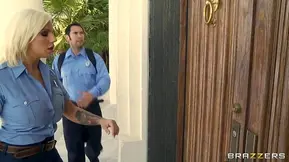 Nymphomaniac coplady gets her puckered asshole wrecked