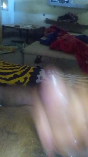 I saw the aunty near the house, it was very hot, man.