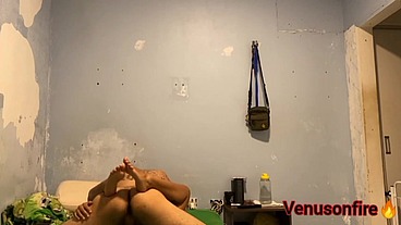 Foda gostosa como o Dluquinha com direito a dedo no cuzinho