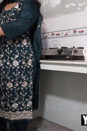Desi Bhabhi Fucked in the Kitchen When She Make Tea for Her Devar