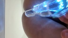 Esp&eacute_culo transparente con el que abro mi culo para que lo puedan ver por dentro