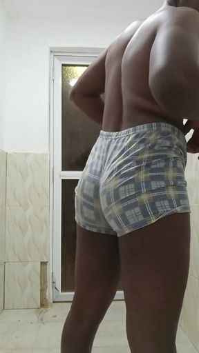 Sexyjayla254 cumming in the shower