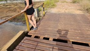 andando com um plug anal, achei uma fabrica abandonada aproveitei pra gozar gostoso pra voces ver!