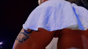 me exibindo em publico no reveillon, tira minha calcinha - sexdoll 520