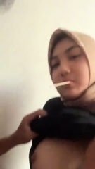 Pacar Minta Nyusu Ke Cewe Hijab Cantik