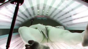 ”Slow Twat Masturbation in Solarium Tube”