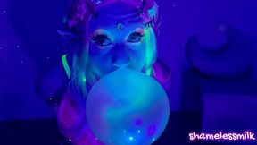Bubblegum Blowing Alien Goddess