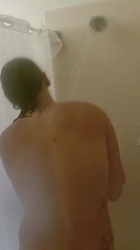 Nicci Taylor Takes a Sexy Shower