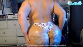 Huge Ass And Tits Latina Plays With Herself On Cam