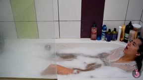 Secretary Cums Underwater With Bubbles