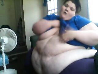 SSBBW - shows off large stomach