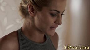 ”Ass Pumping babe gets oral & rubs”