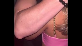 Gataaasp fodendo com dotado na cabine da casa de swing