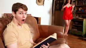 ”Tgirl Sofia Ferrari wants to be analed”