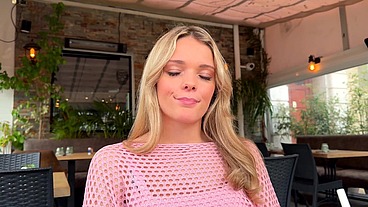 La beauté à l'état pur : voici Jade, 20ans, de Versailles !