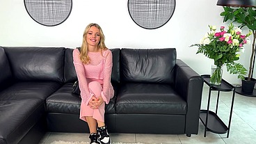 La beauté à l'état pur : voici Jade, 20ans, de Versailles !