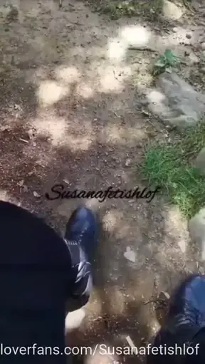 Voy caminando por el monte, se me abre un lado de la bota, Pero me encuentro a un senderista y.... El video continúa, hazte fan y termina de verlo, desbloquea tu intriga. #femdom #dominacion #fetichi…