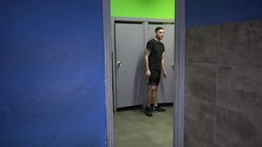 baise en backroom en club cruising avec gros bulge